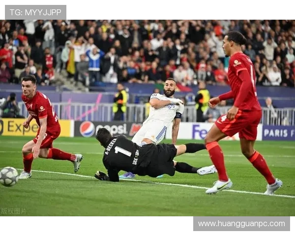 反弹球获利是否算越位？规则如何界定“有意触球”