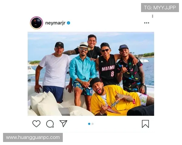 内马尔晒新游艇，网友：这日子过得比我老板还像老板