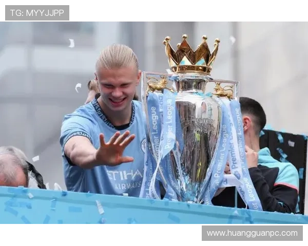 哈兰德冰箱里只放蛋白粉和冰块，连矿泉水都要称重喝