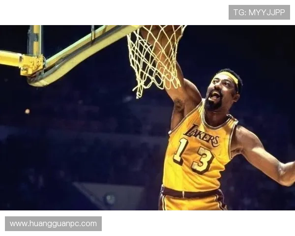 张伯伦篮下统治力显著 优于当代内线多个赛季数据