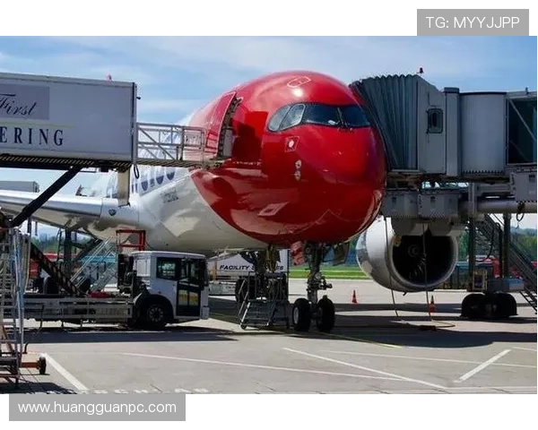 泰格·伍兹的私人飞机里程，够绕地球飞到下辈子了