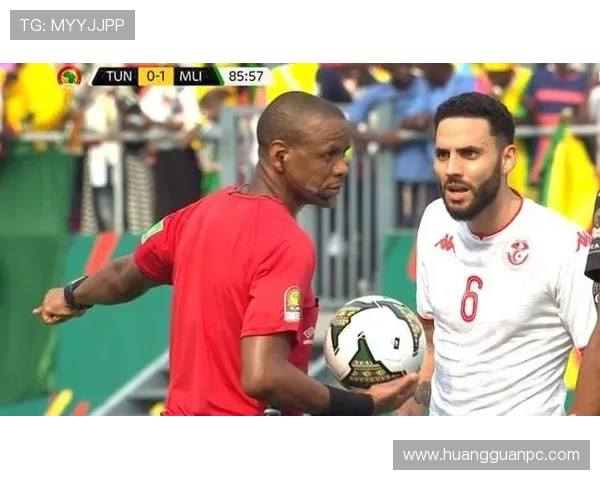 判罚争议中VAR介入尺度与裁判判罚逻辑解析