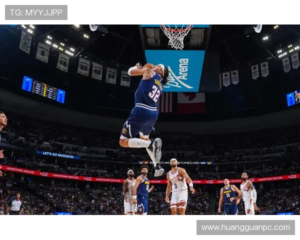 布克单打主导得分结构区别于约基奇策应