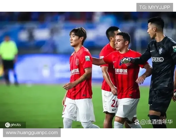 中国男足集训备战世预赛关键战新帅考察球员 中国男足集训备战世预赛关键战新帅考察球员